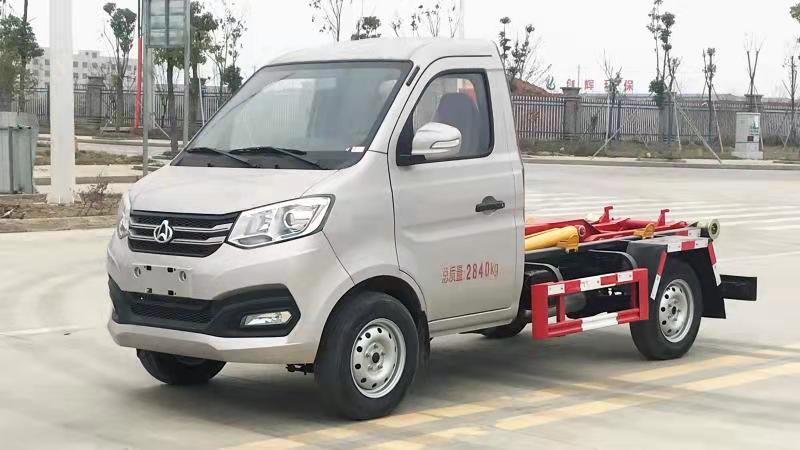 國六3方 藍(lán)牌長(zhǎng)安勾臂垃圾車