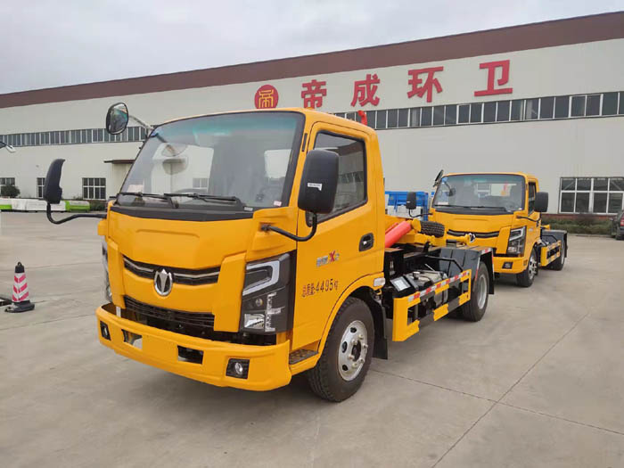 國六6方奧馳X2藍(lán)牌勾臂垃圾車 建筑垃圾清運(yùn)